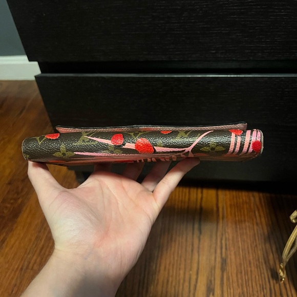 Louis Vuitton Jungle Dot Sarah Wallet - Picture 12 of 17